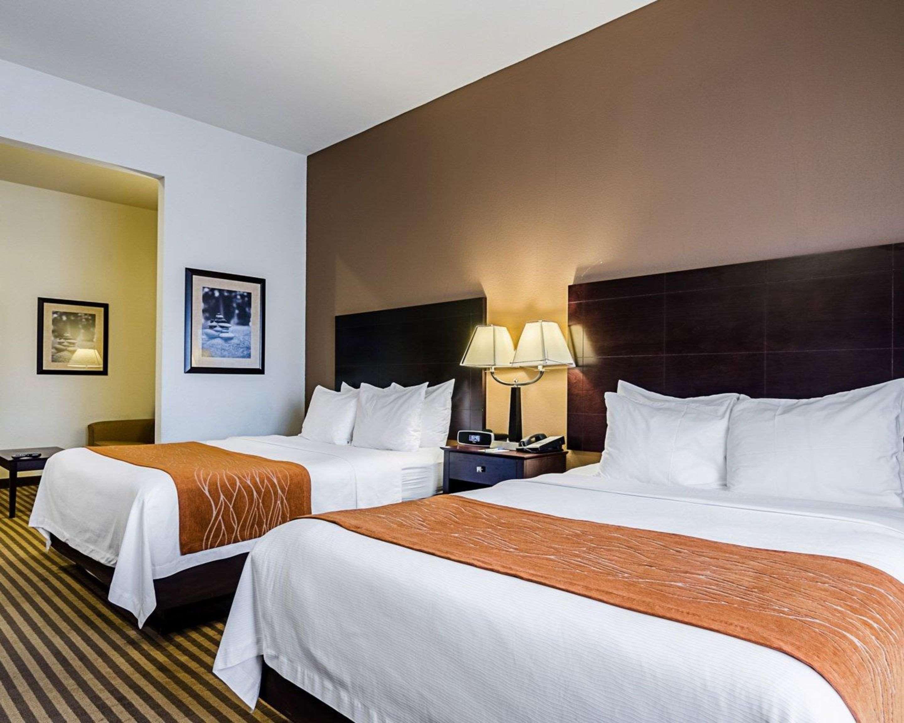 Comfort Inn & Suites Lawrence - University Area Kültér fotó