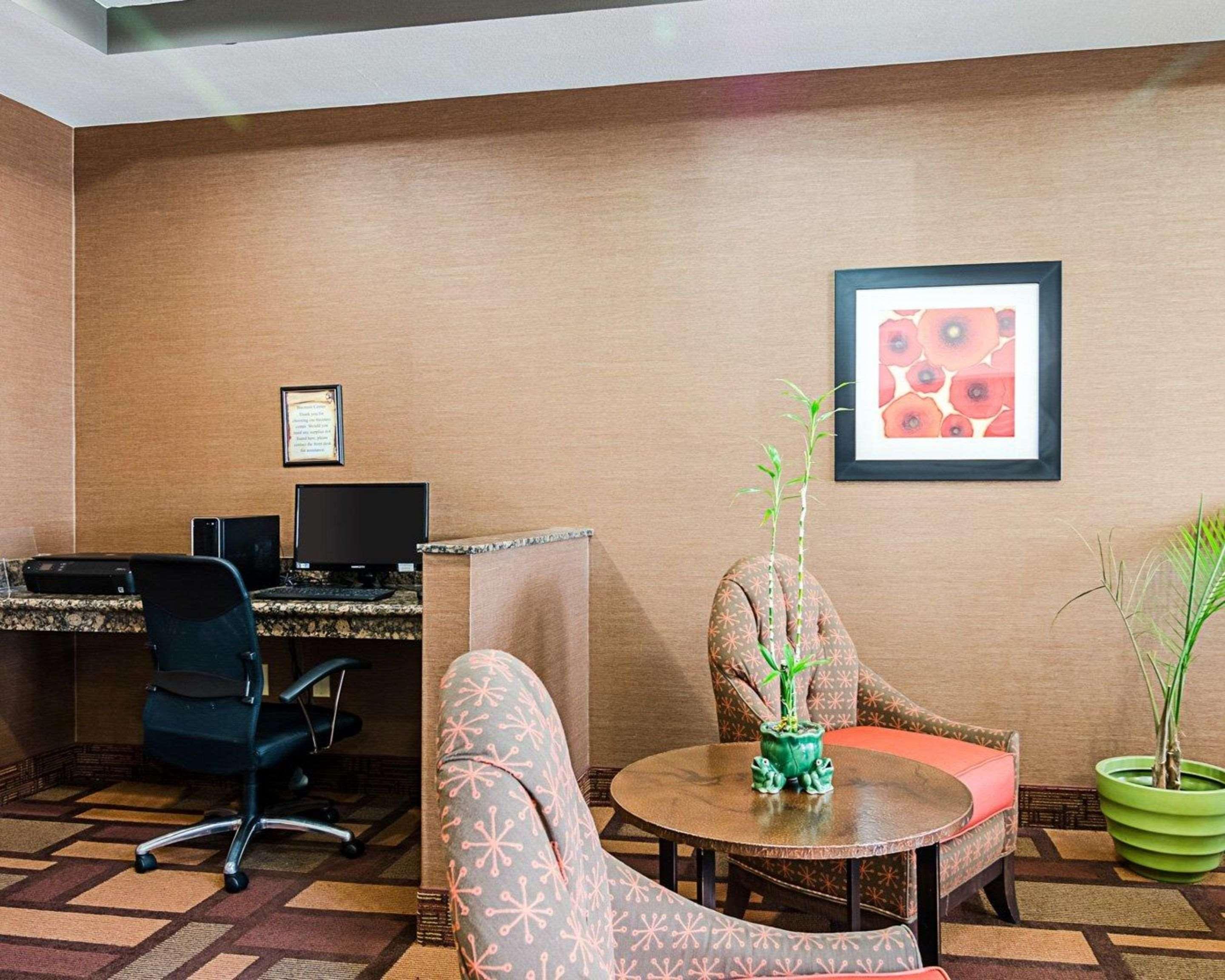 Comfort Inn & Suites Lawrence - University Area Kültér fotó