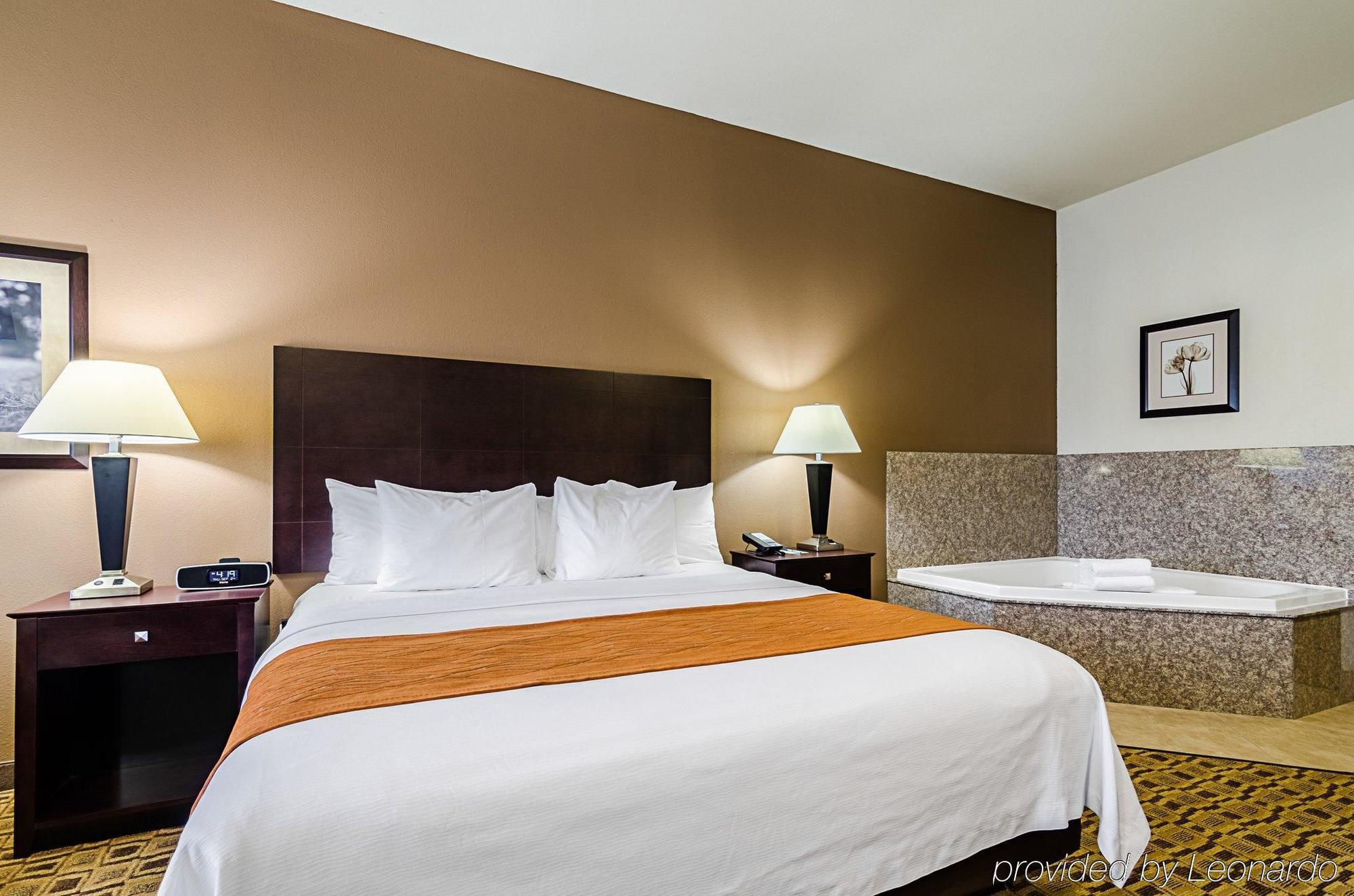 Comfort Inn & Suites Lawrence - University Area Kültér fotó