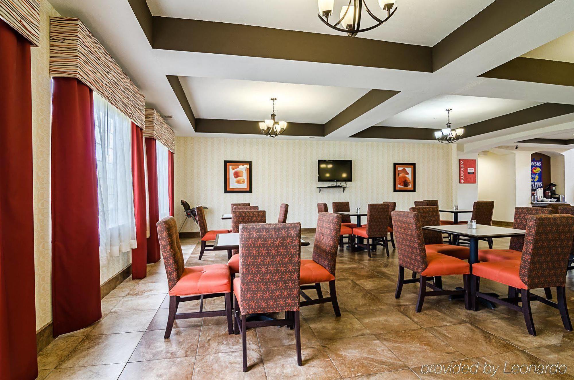 Comfort Inn & Suites Lawrence - University Area Kültér fotó