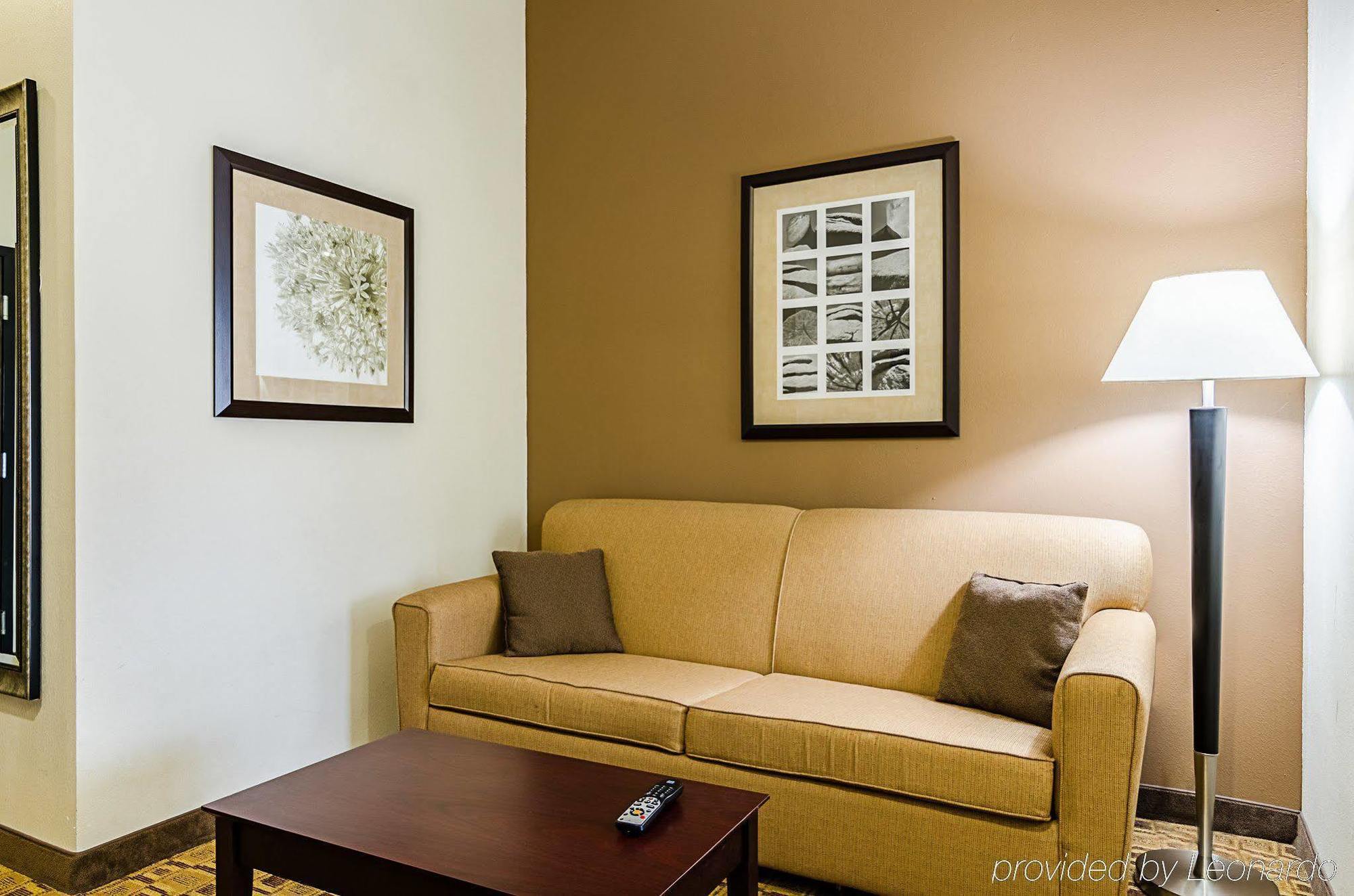 Comfort Inn & Suites Lawrence - University Area Kültér fotó