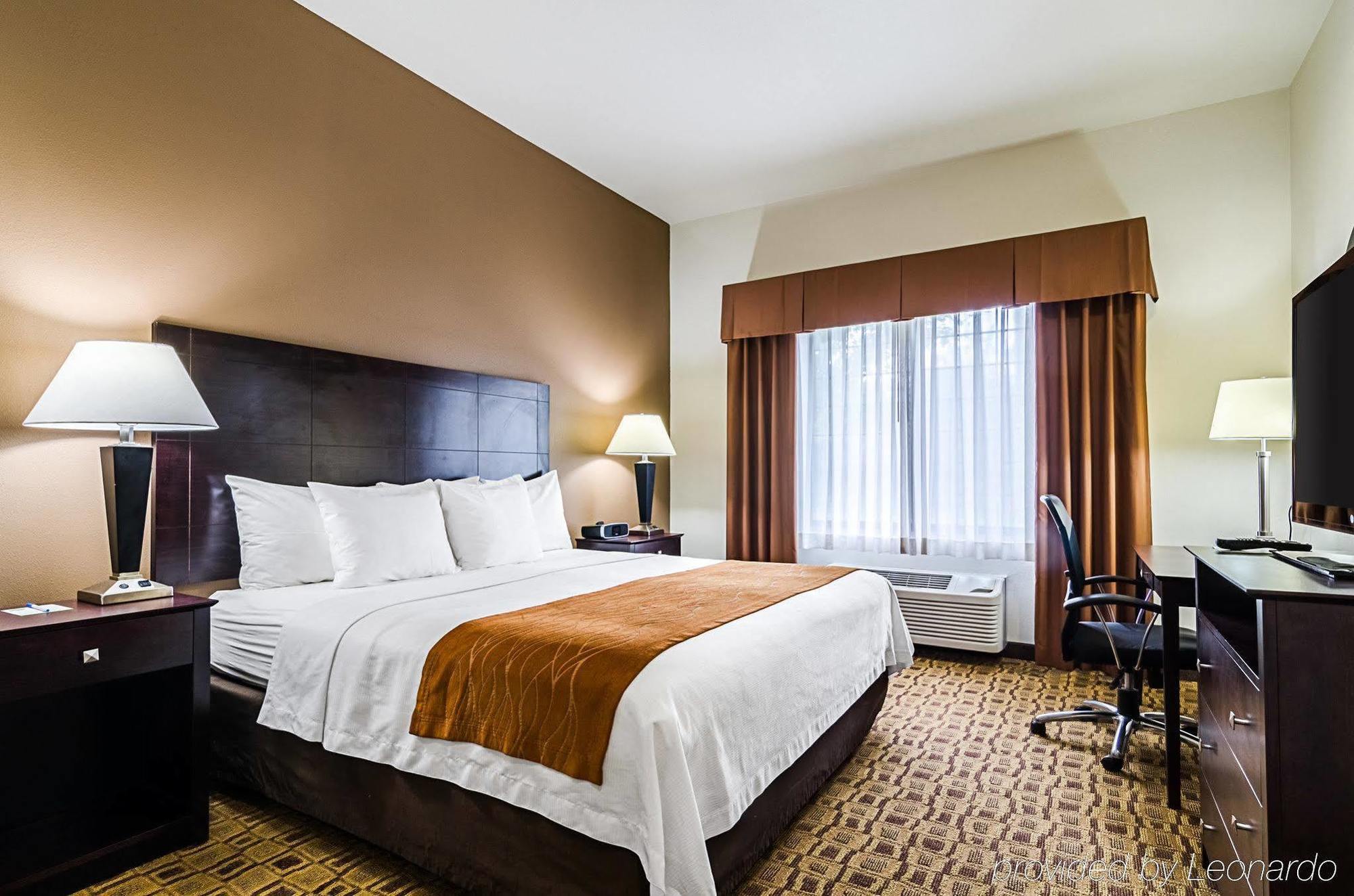 Comfort Inn & Suites Lawrence - University Area Kültér fotó