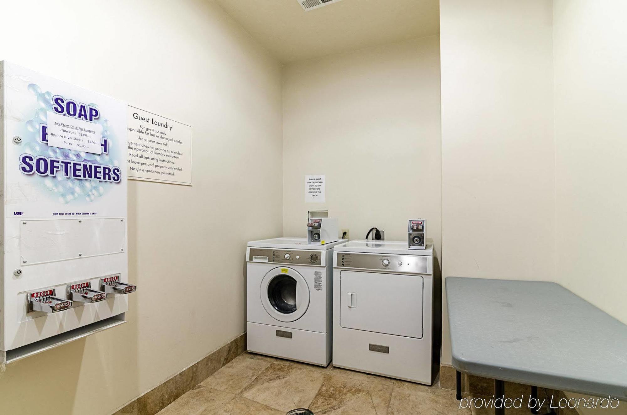 Comfort Inn & Suites Lawrence - University Area Kültér fotó